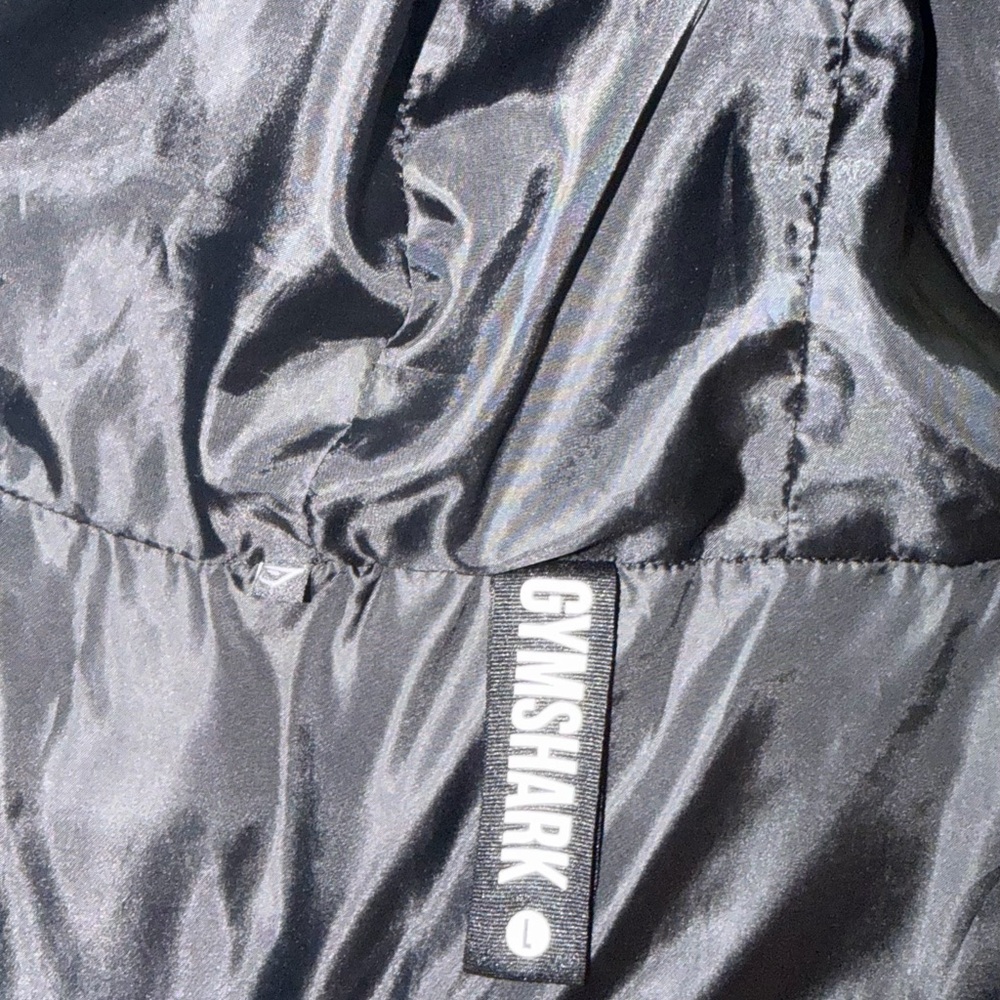 Gymshark Black Puffer Vest with Hood - Picture 3 of 4